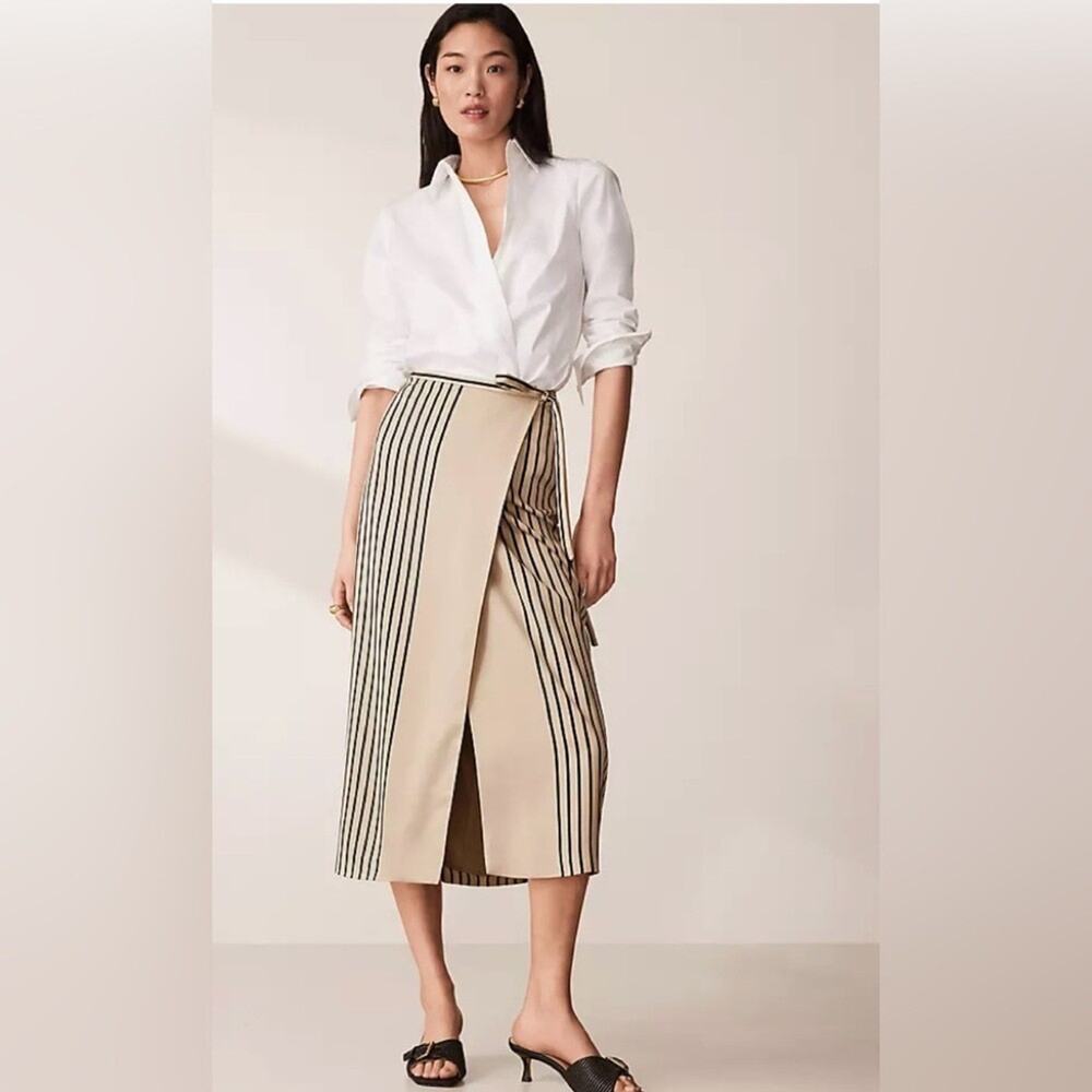 Ann Taylor Petite Beige Black Stripe Pencil Skirt Size 10P